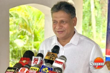 මහින්ද කියන්නේ පිළිම නෙළිය යුතු වීරයෙක් - දිලිත්ගේ හිත උණුවේ.. ආණ්ඩුවට රිදන්නම කියයි