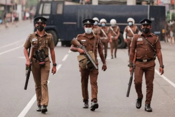 வடக்கு ஆளுநர் அலுவலகத்திற்கு முன் குவிந்த பொலிஸார்!