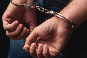 සරසවි සිසුන් 35ක් අත්අඩංගුවට..