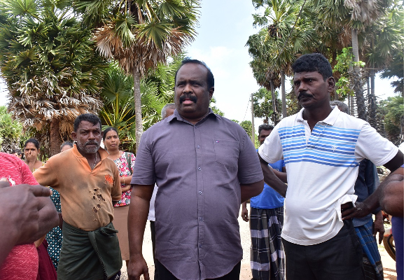 மன்னாரில் மணல் அகழ்வில் ஈடுபடும் இந்திய தனியார் கம்பெனி! | Indian Company Engaged In Sand Mining In Mannar