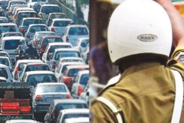 විරෝධතාවයක් නිසා ප්‍රධාන මාර්ගයක් අවහිර වෙයි..