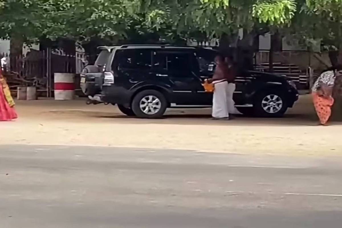 நல்லூர் ஆலயத்திற்குள் சொகுசு வாகனம் ; எழுந்துள்ள கடும் சர்ச்சை | Controversy Luxury Vehicle Entering Nallur Temple