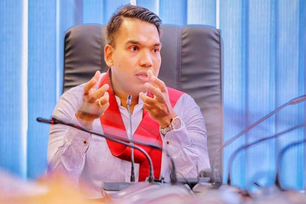 மஹிந்த இதற்கு பொறுப்புக்கூறத் தேவையில்லை! நாமல் ராஜபக்ஷ | Economic Crisis Mahinda Does Not Accountable Namal