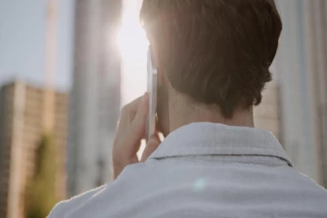 இளைஞருக்கு சிறுநீர் குடிக்க வைத்து கொடூரம் ; பெண்ணுடன் பேசியதற்காக கிடைத்த தண்டனை