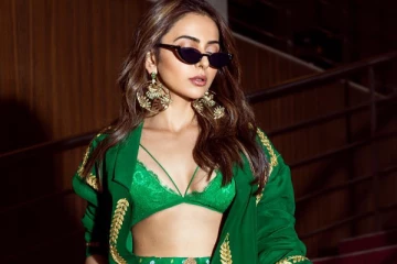 ரகுல் ப்ரீத் பச்சை நிற உடையில் ஹாட் போஸ்