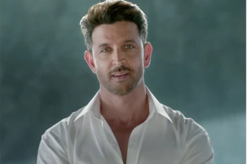 விவாகரத்துக்கு பிறகு இரண்டாவது காதலியுடன் வெளியே வந்த ரித்திக் ரோஷன்- லேட்டஸ்ட் க்ளிக்