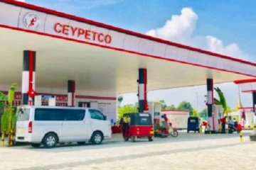 இலங்கையில் எரிபொருள் நிரப்பு நிலையங்களுக்கு ஏற்பட்ட நிலை
