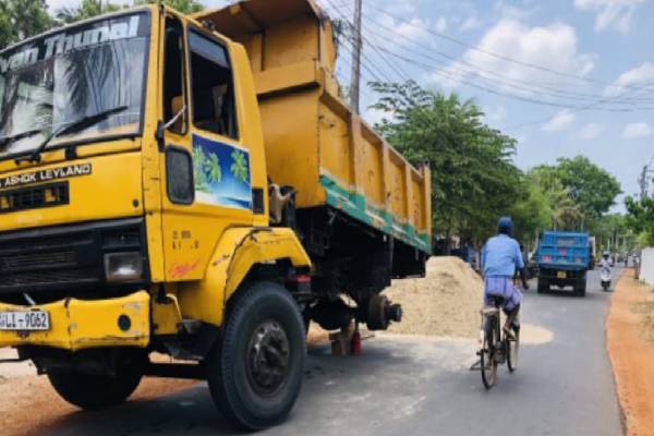 யாழில் கடந்த 10 ஆண்டுகளாக மணல் அகழ்வில் ஈடுபட்ட முக்கிய நபர் கைது | Illegal Sand Mining Activity Ten Years Person Arre