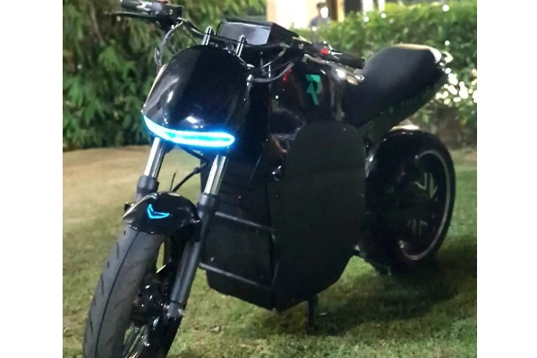 இலங்கையில் முதல் முறையாக மின்சாரத்தில் இயங்கும் மோட்டார் சைக்கிள் ! | Electric Motorcycle For The First Time Sri Lanka