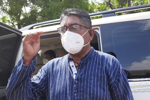 மாதகல் காணிகளை கடற்படைக்கு வழங்குவதாக வடக்கு ஆளுநர் தெரிவித்தாரா? உண்மையை வெளிப்படுத்திய ஆளுநர்! - ஐபிசி தமிழ்