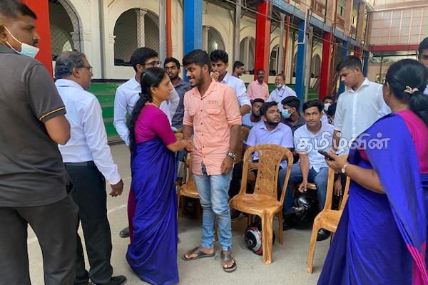 மட்டக்களப்பில் உயர்தரப்பரீட்சை பெறுபேறுகளில் 126 மாணவர்கள் பல்கலைக்கழகத்திற்கு அனுமதி (PHOTOS) | 2021 Al Exam Batticalo Distric Ranks