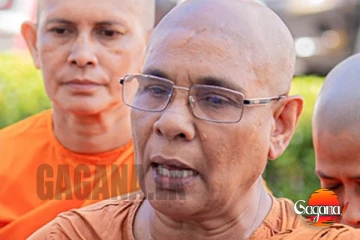 මෙහෙණින් වහන්සේලාට අයිති තැනකට භික්ෂුවක් විහාරාධිපති වෙලා මොනවද මේ විහිලු, දියුණු වෙලා එනව දැක්කාම තණ්හාව ආවා උන්වහන්සේට