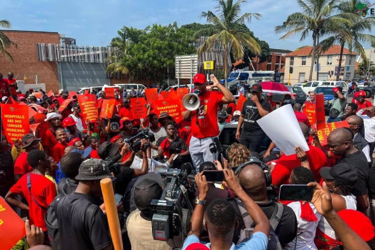 தென்னாப்பிரிக்காவில் தீவிரமடையும் இனவெறி அச்சுறுத்தல் | Growing Threat Of Racism In South Africa தென்னாப்பிரிக்காவில் தீவிரமடையும் இனவெறி அச்சுறுத்தல் | Growing Threat Of Racism In South Africa