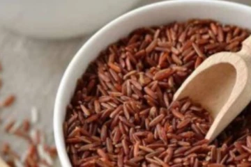 தமிழர்களின் பாரம்பரிய உணவான சிவப்பு அரிசியில் ஒளிந்திருக்கும் நன்மைகள் என்னென்ன?