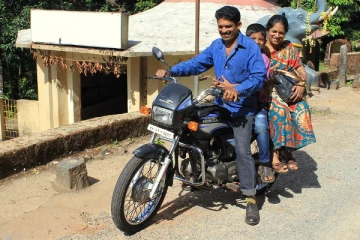 நல்லது சொன்னது ஒரு குத்தமாயா? குழந்தையை பாதுகாப்பா கூட்டிட்டு போங்க அறிவுரை கூறிய மருத்துவருக்கு தர்ம அடி