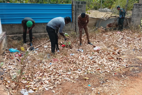 கிளிநொச்சியில் பரபரப்பு; பாடசாலைக்கு அருகில் பெருமளவு துப்பாக்கி ரவைகள் | Kilinochchi Bullets Found Near School