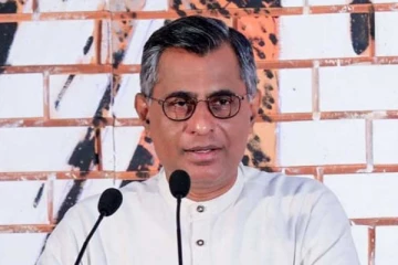 விடுதலைப் புலிகளின் தலைவரை விட மோசமான அழிவை ராஜபக்சவினர் நாட்டுக்கு செய்துள்ளனர்: சம்பிக்க சாடல்