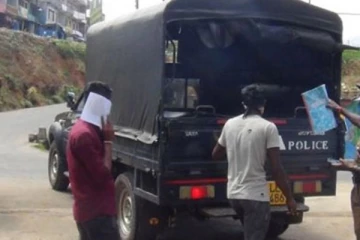 விடுதலைப்புலிகள் அமைப்பின் தலைவர் உள்ளிட்டோரின் படங்களை தொலைபேசியில் வைத்திருந்தவர் கைது