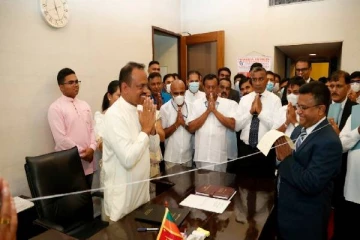 பிரதி சபாநாயகர் அஜித் ராஜபக்ச கடமைகளை பொறுப்பேற்றார்