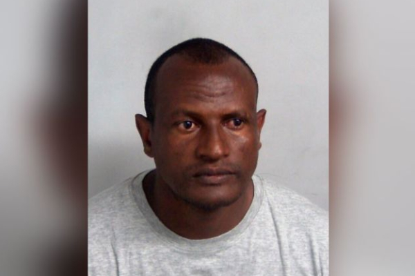 இங்கிலாந்தில் விடுவிக்கப்பட்ட கைதியை தேடும் பொலிஸார் | Police Searching For Released Prisoner In England இங்கிலாந்தில் விடுவிக்கப்பட்ட கைதியை தேடும் பொலிஸார் | Police Searching For Released Prisoner In England