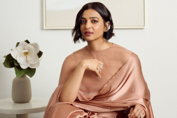 என் உடம்பில் அப்படி செய்ய சொல்லி கட்டாயப்படுத்தினார்கள்!! ராதிகா ஆப்தே கொடுத்த ஷாக்.. | Radhika Apte Discusses South Indian Cinema