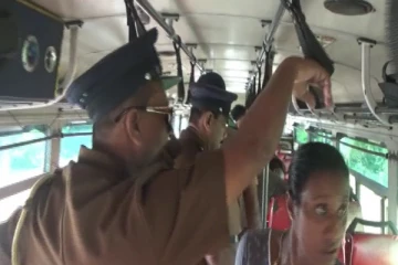 ஏறாவூரில் தீவிர சோதனை: தடைசெய்யப்பட்ட சிகரெட்டுகளுடன் சிக்கிய 7 பேர்