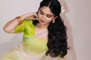 கயாடு லோஹர் சேலையில் அழகிய போட்டோஷூட்