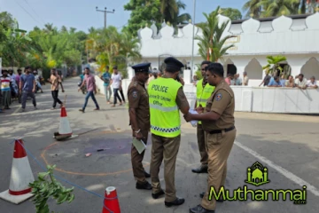 பள்ளிவாசலுக்கு வெளியே நடந்த பயங்கரம்: தொடரும் விசாரணை