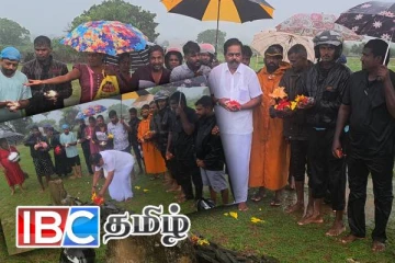 மாவீரர் துயிலுமில்லத்தில் அஞ்சலி செலுத்திய சிறிதரன் எம்.பி.