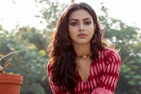 நீச்சல் உடையில் அமலா பால்! இணையத்தில் படுவைரலாகும் ஸ்டில்கள் | Amala Paul Swimsuit Stills