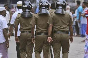 யாழில் பாடசாலை மாணவன் செய்த செயல் ; பொலிஸார் தேடல்