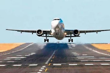 துபாய் விமான நிலையத்தில்  மயிரிழையில் தப்பிய இரு விமானங்கள்