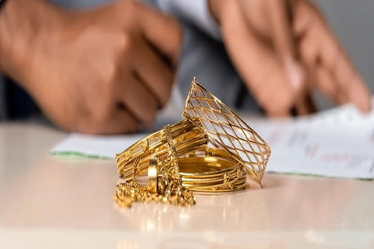 தமிழர் பகுதியில் முகாமையாளர் செய்த சம்பவம் ; கோடிக்கணக்கான நகைகளுடன் மாயம் | Incident Involving A Manager In A Tamil Area