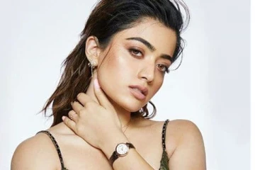 நடிகை ராஷ்மிகாவின் பார்ட்னர் இந்த பாலிவுட் நடிகரா? கட்டிபிடித்தபடி வெளியிட்ட புகைப்படம்