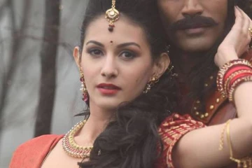 தனுஷின் அனேகன் பட நடிகை அமைராவின் லேட்டஸ்ட் புகைப்படங்கள்..