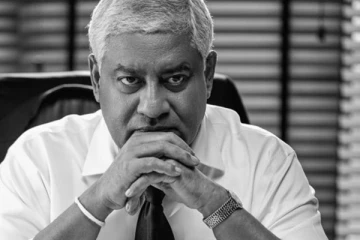 "අපි දැනගන්න ඕනේ අපේ ආරක්ෂාව බලාගෙන වැඩ කරන්න.." - ඇමති ටිරාන්ට ආ තර්ජනය. (VIDEO)