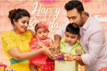 சினேகா வீட்டு விழாவில் மகளுடன் நடிகை மீனா... அம்மாவை மிஞ்சிய அழகில் ஜொலித்த நைனிகா! தீயாய் பரவும் புகைப்படம்