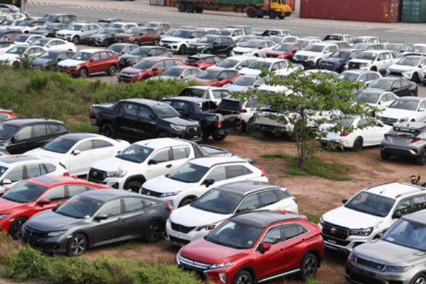 புதிய வாகனங்களுக்கான இறக்குமதி வரிகளைக் குறைக்க யோசனை | Reduce Import Duties On New Vehicles Sri Lanka