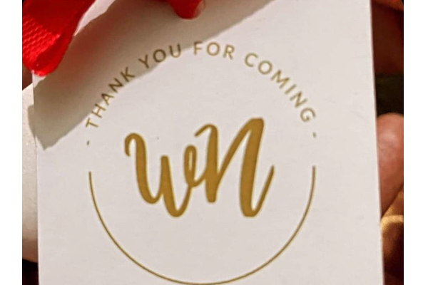 நயன் - விக்கி திருமணத்தில் கலந்து கொண்டவர்களுக்கு தங்கமா? ஆடம்பரமாக நடந்த கல்யாணம்.. | Wikki Nayan Gift For Marriage Visiters