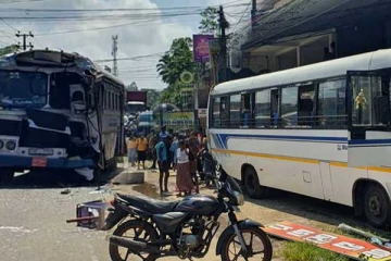 මෙරට බස් රථ දෙකක් එකට ගැටෙයි - 25 දෙනෙකු රෝහලේ