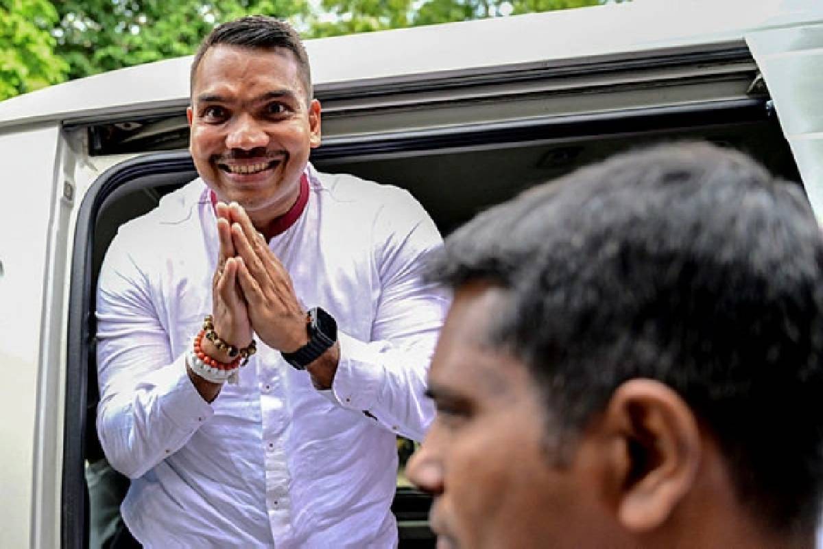பலத்த பாதுகாப்பில் நீதிமன்றில் இன்று முன்னிலையாகும் நாமல் | Namal To Appear In Court Today