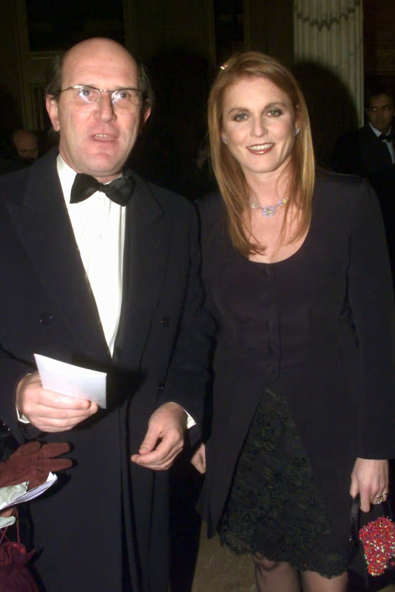 தலைமறைவான இளவரசர் ஆண்ட்ரூ மனைவி? முன்னாள் காதலருடன் வசிப்பதாக தகவல் | Sarah Ferguson Lives With Ex Lover