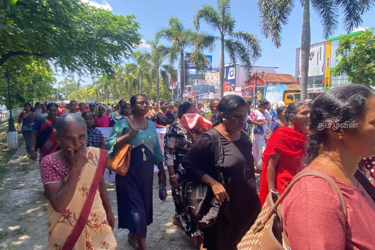 பௌத்த பிக்குவால் பாலியல் வன்கொடுமைக்கு உள்ளாக்கப்பட்ட சிறுமி!நீதி கோரி போராட்டம் | Girl Sexually Assaulted By Buddhist Monk Protest பௌத்த பிக்குவால் பாலியல் வன்கொடுமைக்கு உள்ளாக்கப்பட்ட சிறுமி!நீதி கோரி போராட்டம் | Girl Sexually Assaulted By Buddhist Monk Protest
