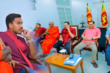 ரணிலுக்கு ஆதரவு வழங்குங்கள்: மகிந்தவுக்கு அழுத்தம் கொடுக்கும் மொட்டு எம்.பிக்கள்