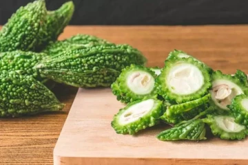 பாகற்காயை துளி கூட கசப்பே இல்லாமல் சமைக்க ஒரு வழி இருக்கு.. எப்படி தெரியுமா?