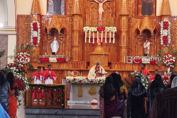 வடக்கு - கிழக்கில் கொண்டாடப்பட்ட நத்தார் பண்டிகை...! | Christmas Worship Events Held Across Tamil Areas