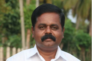 தமிழரசுக் கட்சி சுயேட்சையாக வேட்பாளர்களைக் களமிறக்கி வெற்றி பெற வேண்டும்: சிறீதரன்