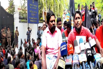 யாழ். சாவல்கட்டு இறங்குதுறை பிரச்சினைக்கு தீர்வு கோரி கடற்றொழிலாளர்கள் போராட்டம்