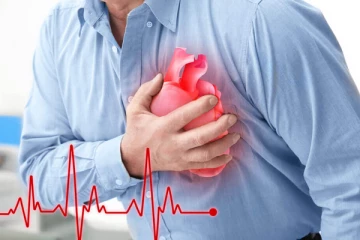 இதயநோயாளிகளே! இந்த உணவுகளை ஒருபோது சாப்பிடாதீங்க...மாரடைப்பு அபாயத்தை அதிகரிக்குமாம்! உஷார்