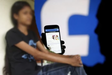 පෙම්වතිය බලන්න ආ 18 ටේ තරුණයාට මුහුදු වෙරළෙදි අදහාගත නොහැකි දෙයක් සිදුවෙයි...